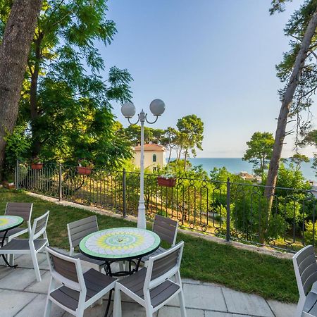 Park Hotel Villa Maria San Menaio Eksteriør bilde