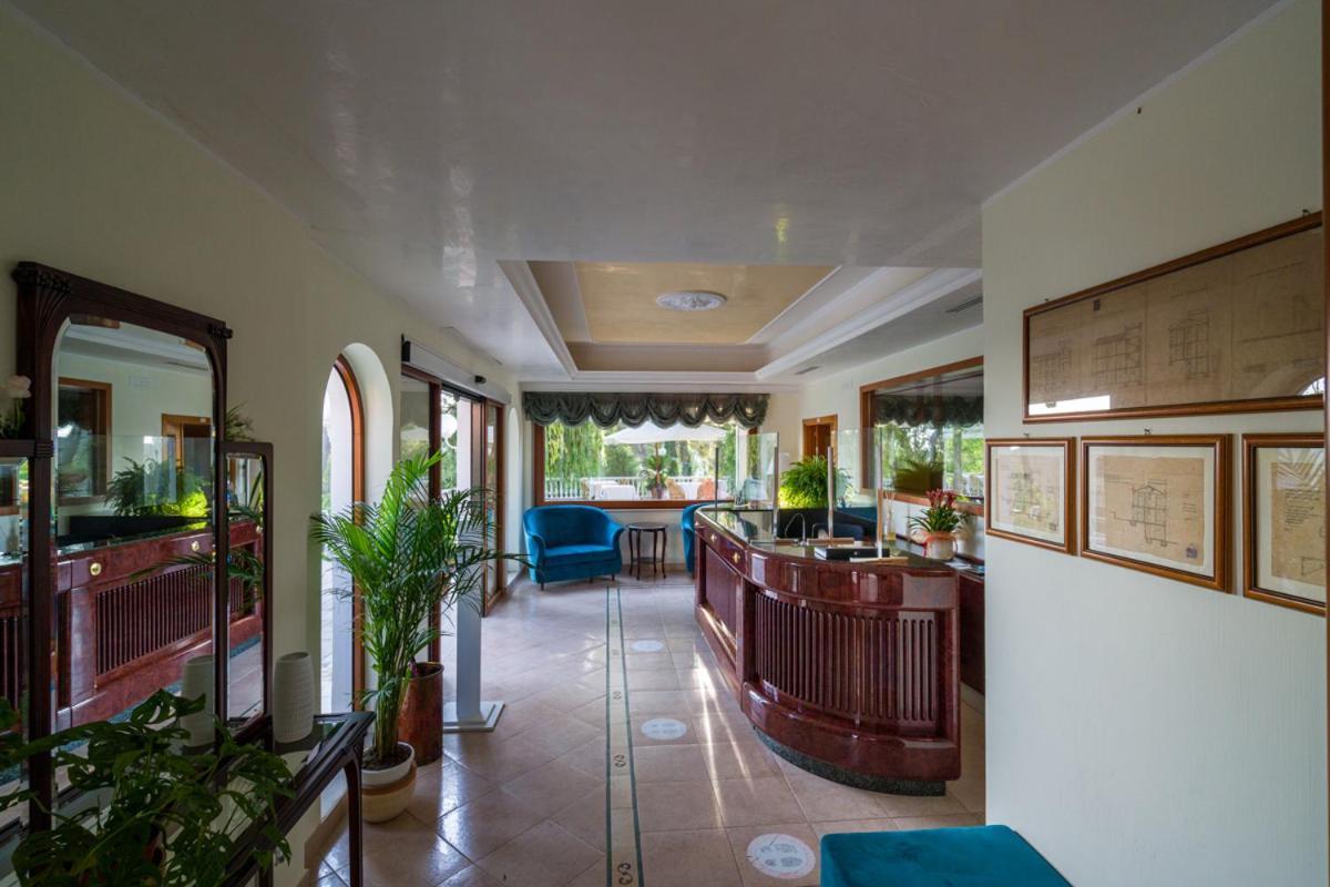 Park Hotel Villa Maria San Menaio Eksteriør bilde