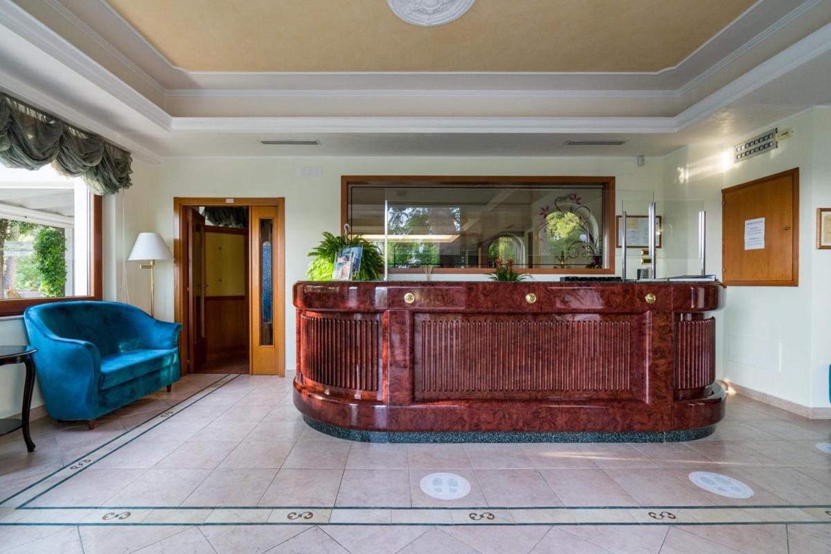 Park Hotel Villa Maria San Menaio Eksteriør bilde